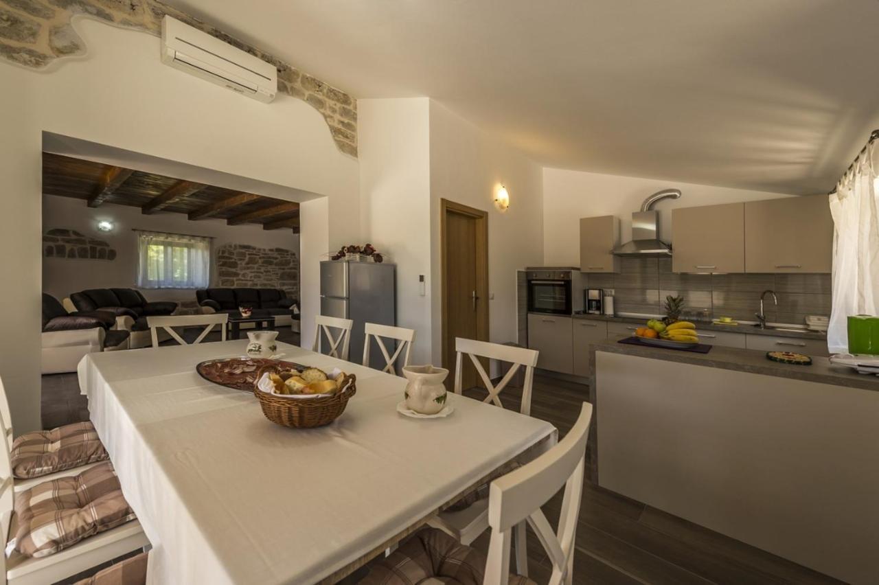 Spacious Four-Bedroom Villa Marija Klostar المظهر الخارجي الصورة