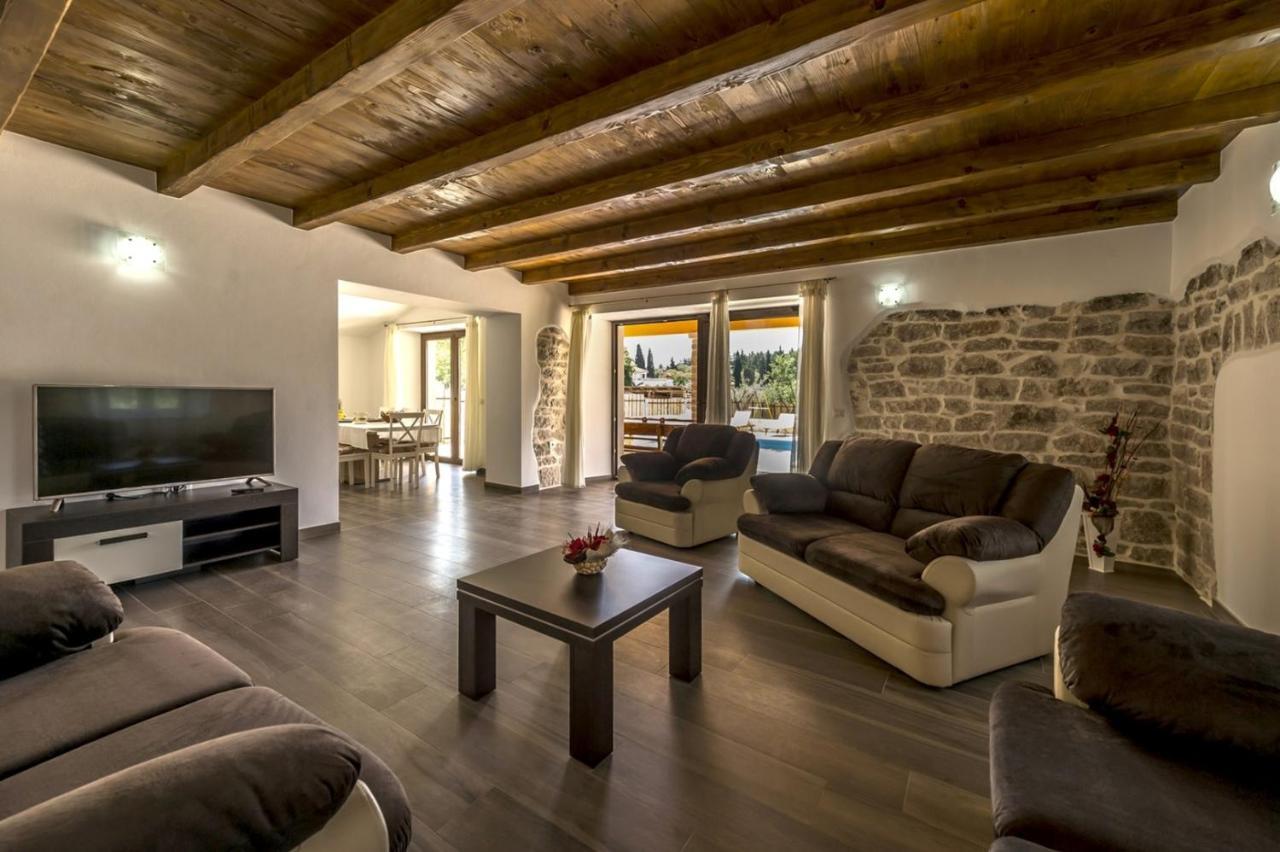 Spacious Four-Bedroom Villa Marija Klostar المظهر الخارجي الصورة