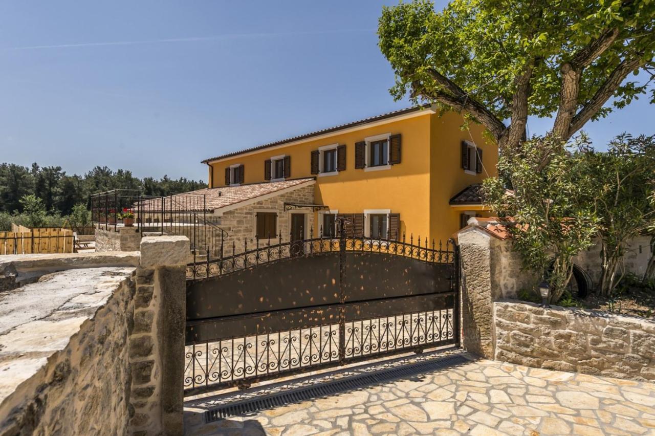 Spacious Four-Bedroom Villa Marija Klostar المظهر الخارجي الصورة